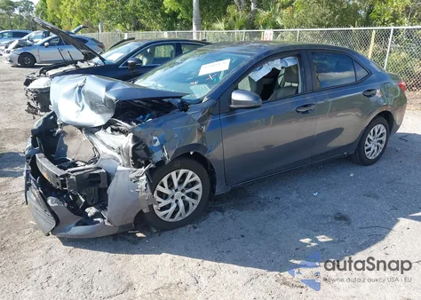 2018 Toyota Corolla Le z USA, uszkodzony, nr VIN 5YFBURHE2JP835901